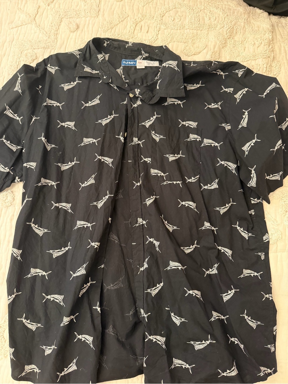 Old Navy Black Short-Sleeve Button-Down Shirt with White Marlin Print XXLT